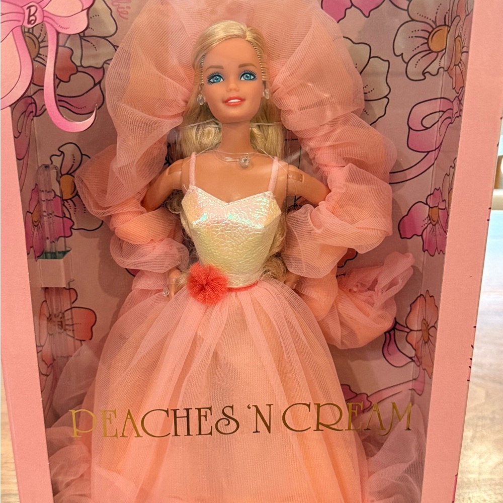 Barbie 1985 Peaches 'N Cream    Brand New unopened in box.
